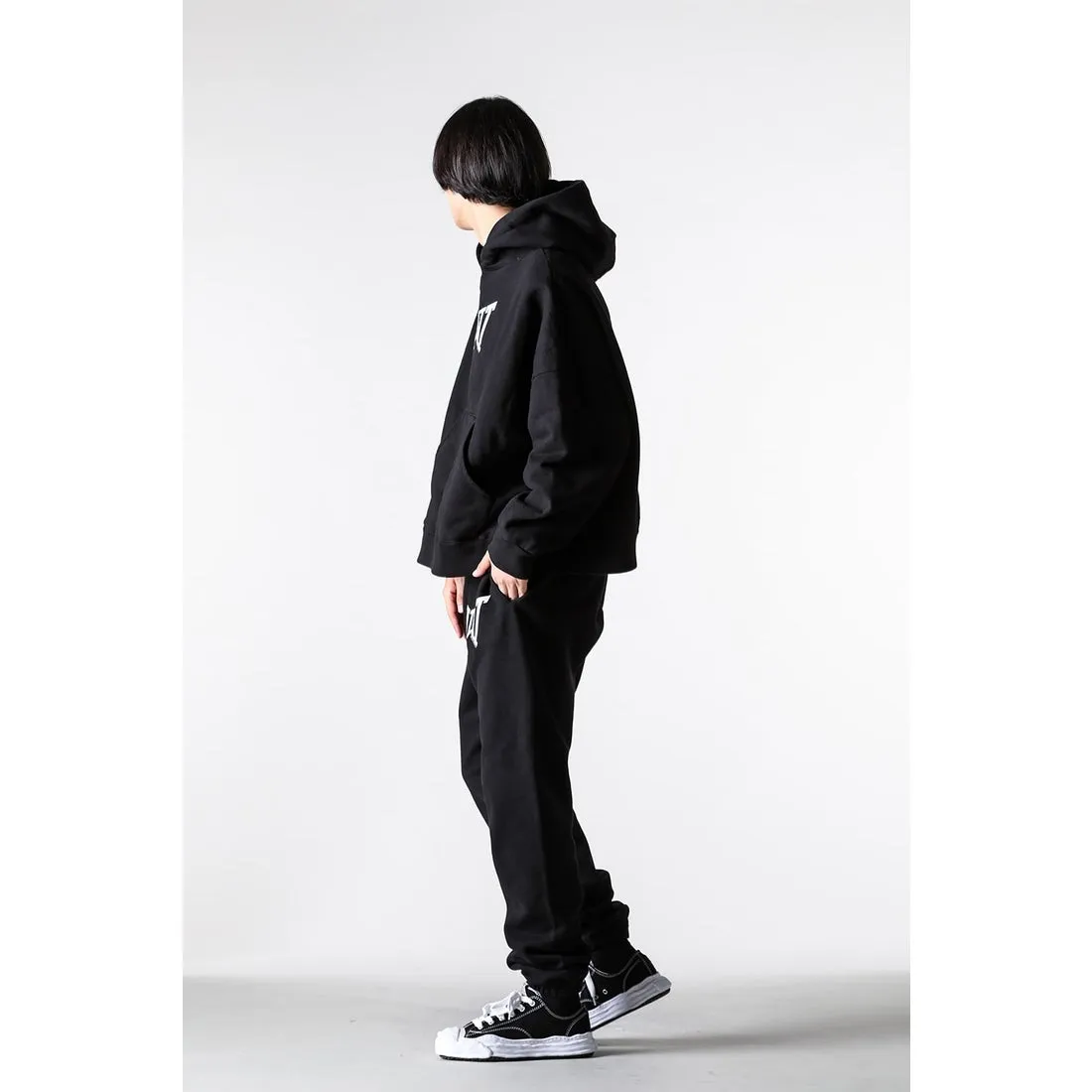 SAINT Mxxxxxx RIBON SAINT Sweat Pants/BLK Basic SAINT LOGO sweatpants Black S-XL God-cut Loose fit Four-needle six-thread boneless sewing Upper body comfortable Original light fleece sweatshirt fabric Original consistent fruit logo/angel logo